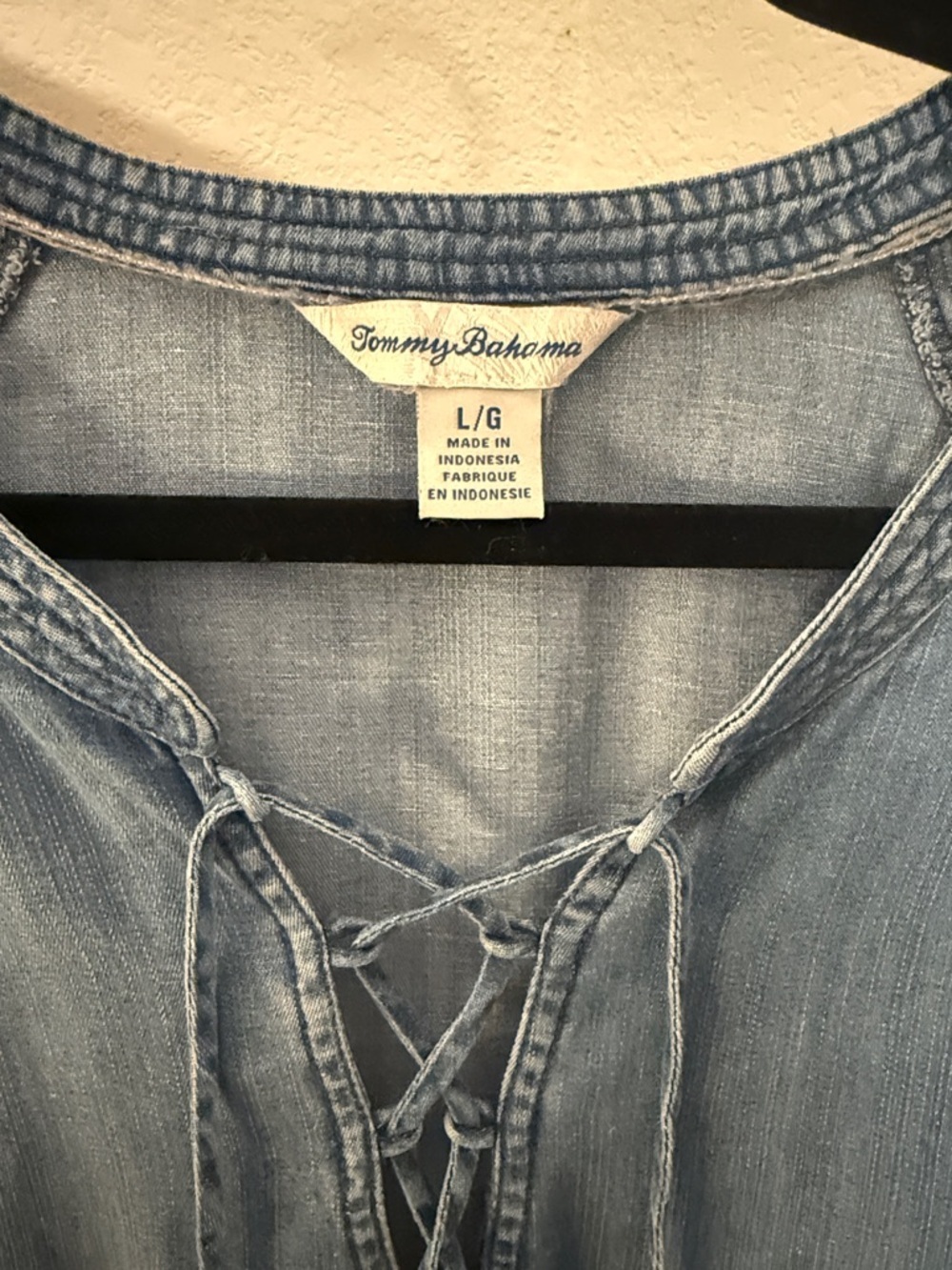 Tommy Bahama Chambray O’Lei Lace-Up Shift Dress Med Indigo Wash Size Large - Picture 2 of 6